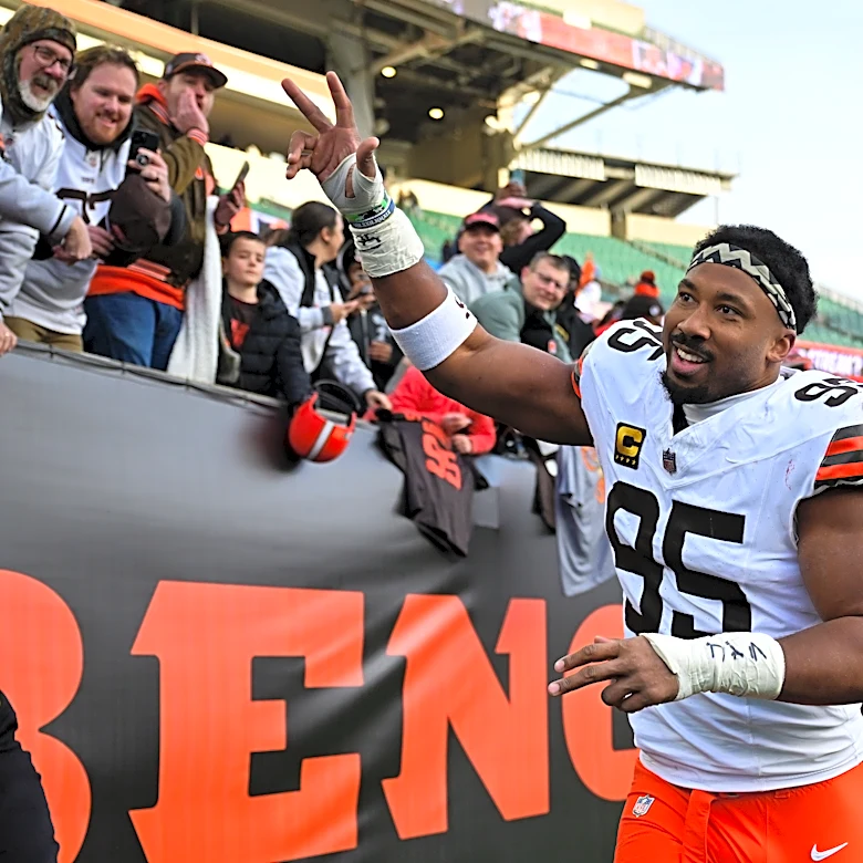 Garrett moves on after 9 seasons in Cleveland, the Browns' problems though still remain