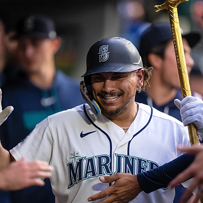 Young’s single in the 10th inning gives Mariners a 3-2 win over the Mets, 3rd walk-off in 4 games