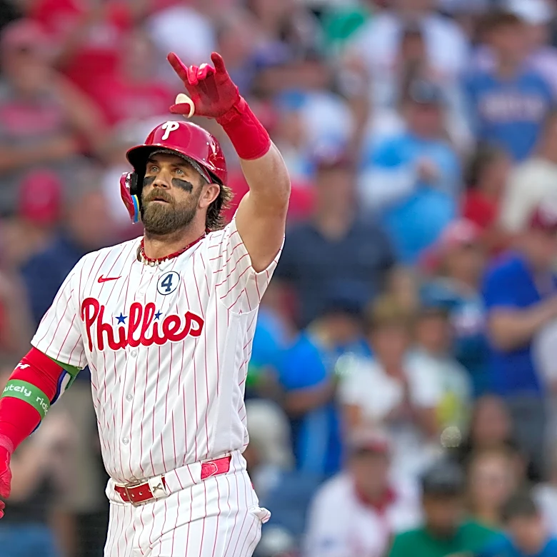 Harper hits 377th career homer, Duran fans the side in the 9th in Phillies' 3-2 win over Padres