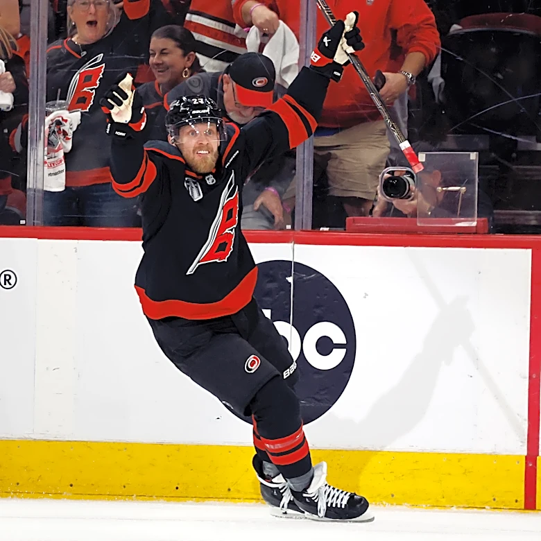 Hurricanes, Golden Knights head to 3rd period tied at 3-3 in Stanley Cup Final opener