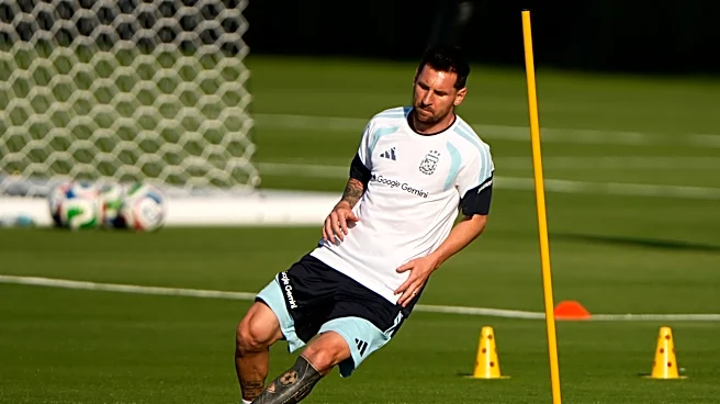 Argentina’s World Cup title defense draws a frenzy in Kansas City as Messi nurses a hamstring strain