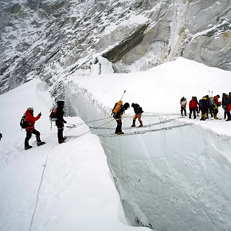 Sherpa guide missing for a week on Mount Everest rescued while crawling to base camp