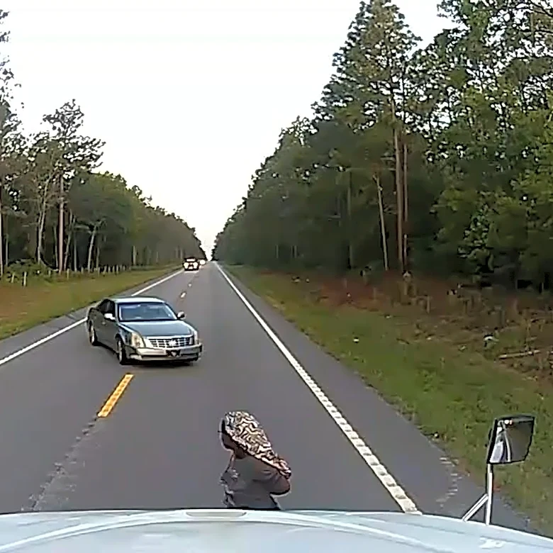 Video shows moment truck-driving preacher helps thwart alleged kidnapping in South Carolina