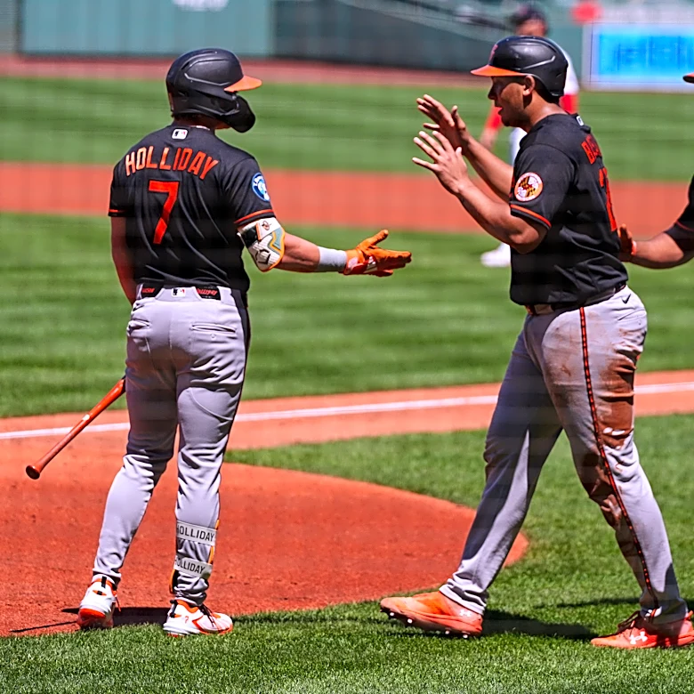 Orioles score 6 runs in the 1st inning to beat the Red Sox 8-2