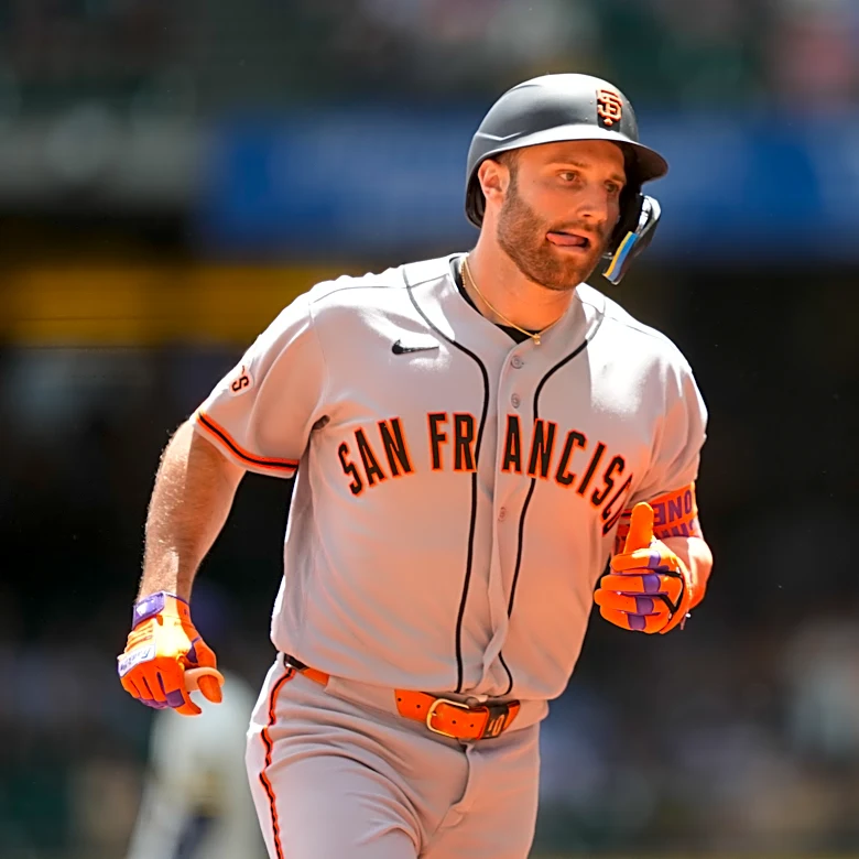 Schmitt homers on game's first pitch, Haase hit slam and Giants beat Brewers 12-9