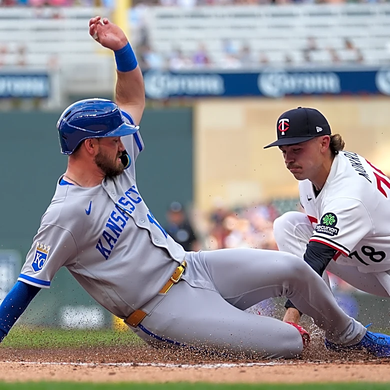 Josh Rojas has go-ahead, 2-run single as pinch hitter in Royals debut as Kansas City tops Twins 8-6