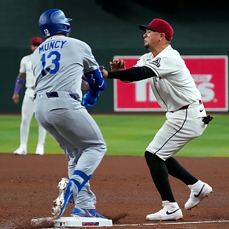 Ketel Marte hits solo homer in 9th, Diamondbacks rally after scary collision to beat Dodgers 3-2