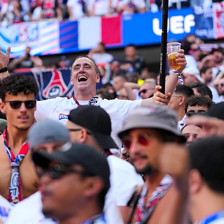Many soccer fans will be drinking alcohol and watching the World Cup. In heat, doing that is risky
