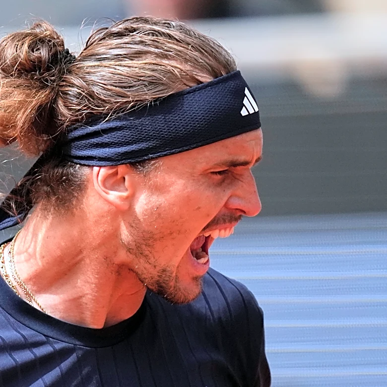 Zverev beats Mensik in French Open semifinals and nears elusive Grand Slam title