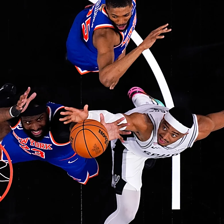 Wemby misses at the end, Knicks beat Spurs 105-104 for 2-0 lead in NBA Finals