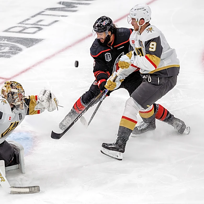 From Carolina jeers to Vegas cheers, Carter Hart faces a different Stanley Cup Final test