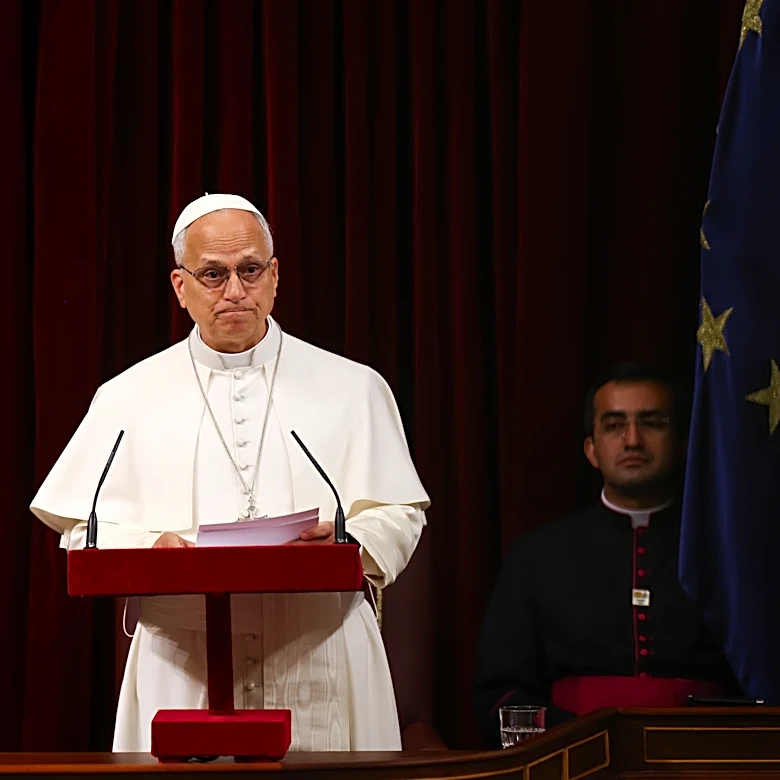 In first papal speech to Spanish parliament, pope demands respect for migrants and international law