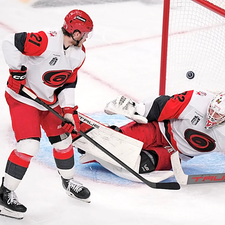 Brind'Amour not disclosing goaltender decision for Game 4 of Stanley Cup Final