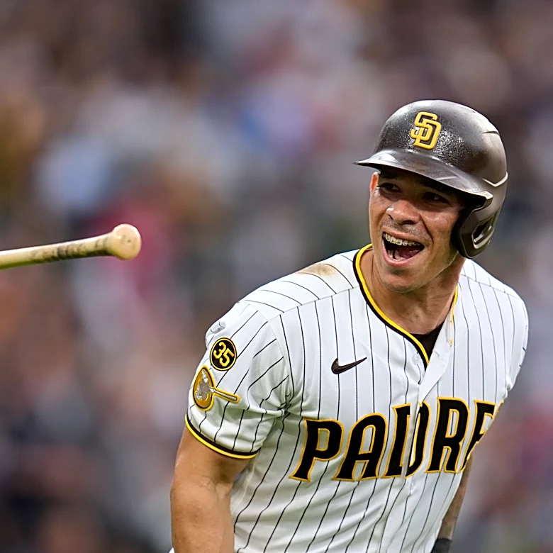 Padres rally for 6-2 win after the Reds botch 3 straight bunts in the 7th inning