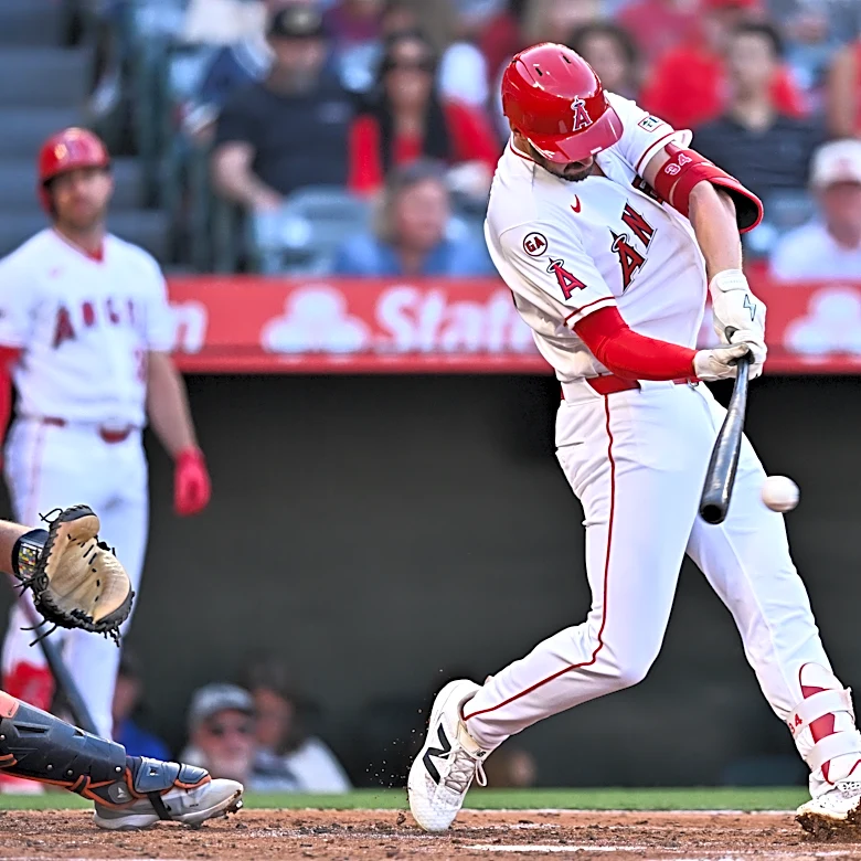 Trey Mancini completes comeback with 3 hits in start for Angels, his first game in majors since 2023