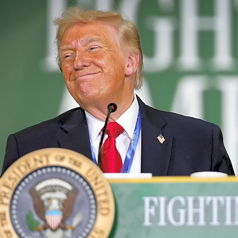 Trump administration warns more than 500 hospitals to provide more price information or face fines