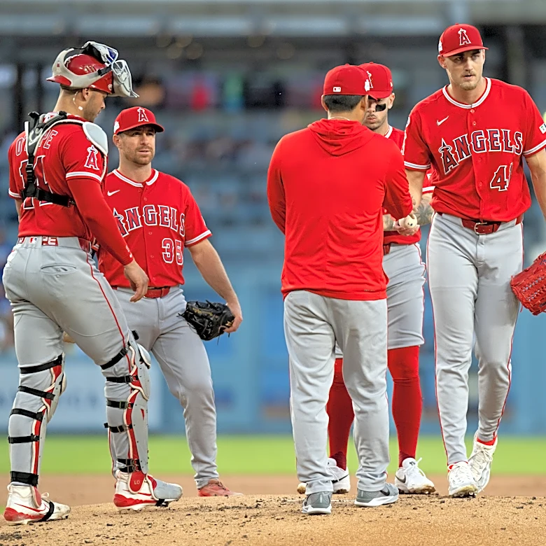Angels RHP Kochanowicz to have Tommy John surgery; 3B Yoán Moncada to have surgery on right knee
