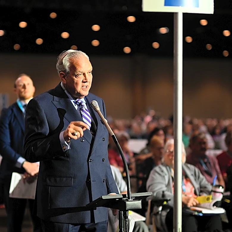 Southern Baptists vote to advance a formal ban on churches with women pastors