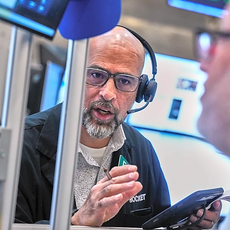Another sell-off for AI stocks knocks Wall Street back to where it was 5 weeks ago