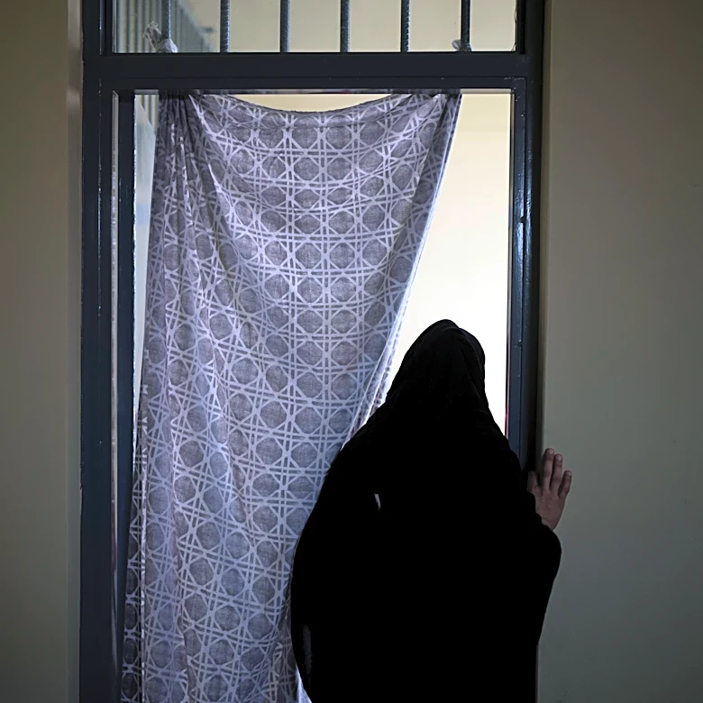 Crackdown on Afghan protests against arrests of women killed at least 1 person, UN says