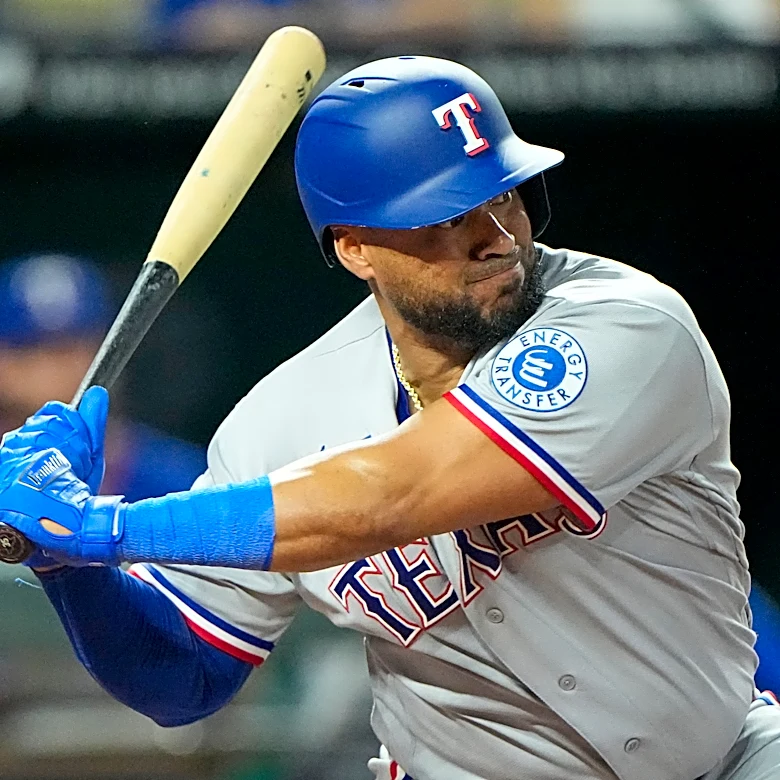 Díaz and Burger lead the Rangers to a 6-4 win over the Royals in 10 innings