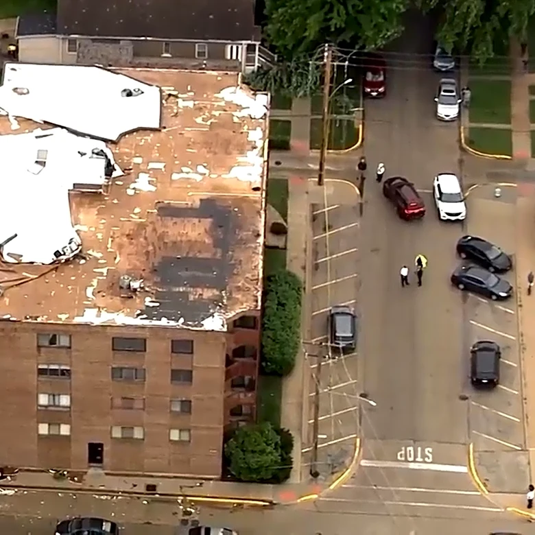 Storms knock out power in the Midwest and disrupt Chicago flights