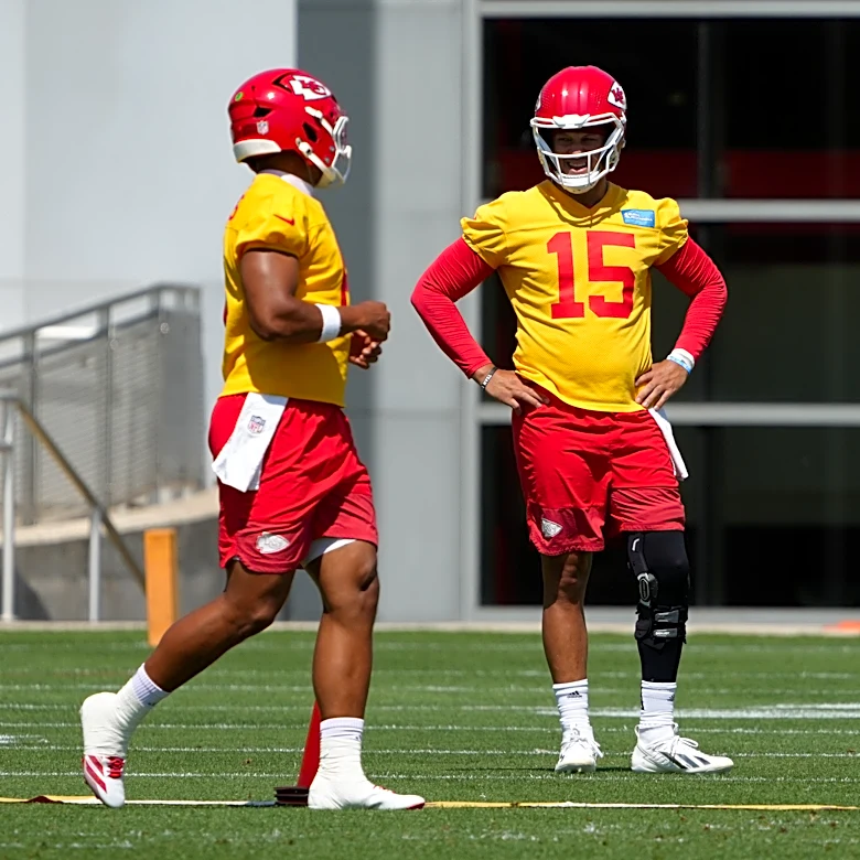 Andy Reid: Patrick Mahomes on track for Chiefs training camp after knee surgery in December