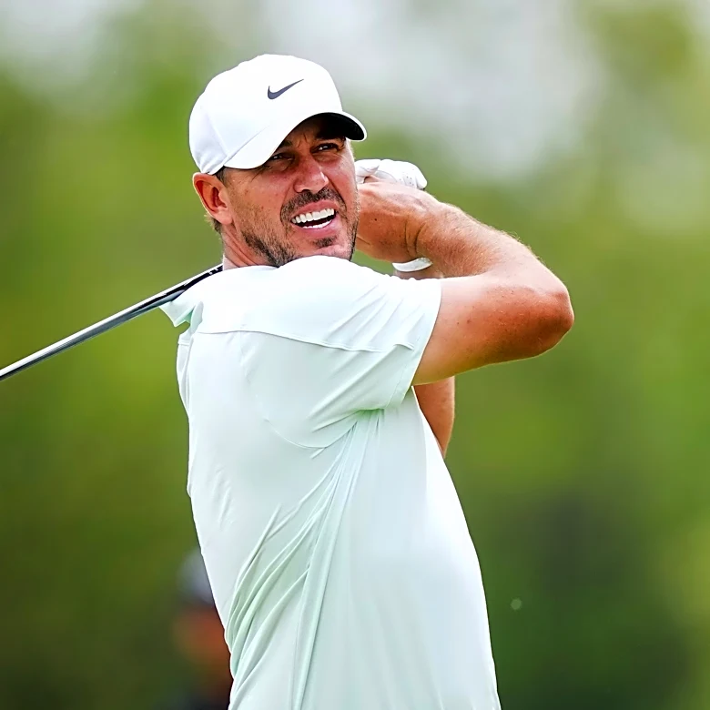 Brooks Koepka goes on late birdie run and shares Canadian Open lead with 5 players