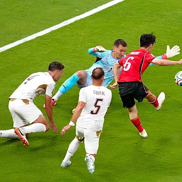 Hwang In-beom sparks South Korea’s 2-1 comeback win over the Czech Republic at the World Cup