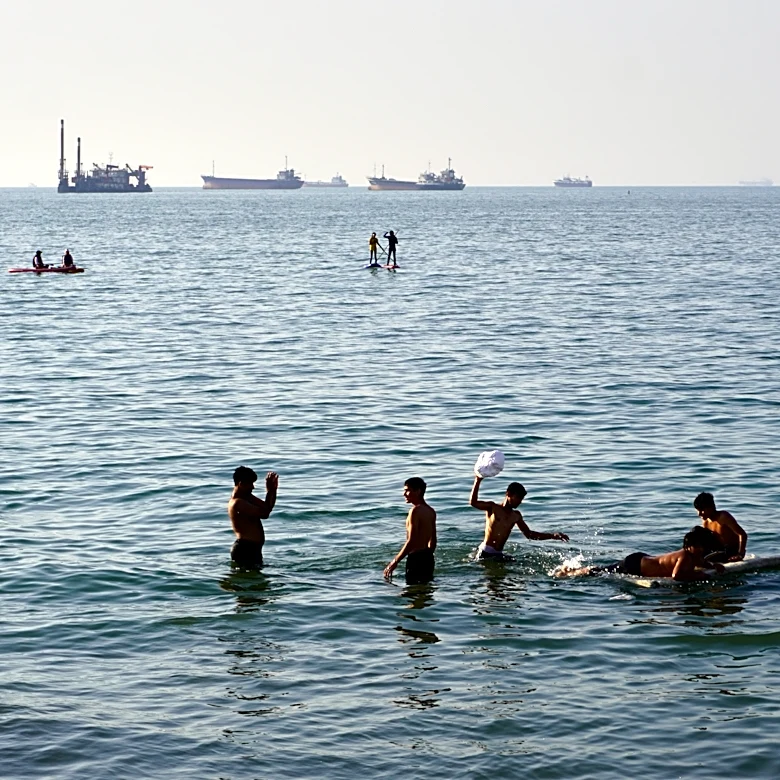 US and Iran are close to a deal to end their war, officials say