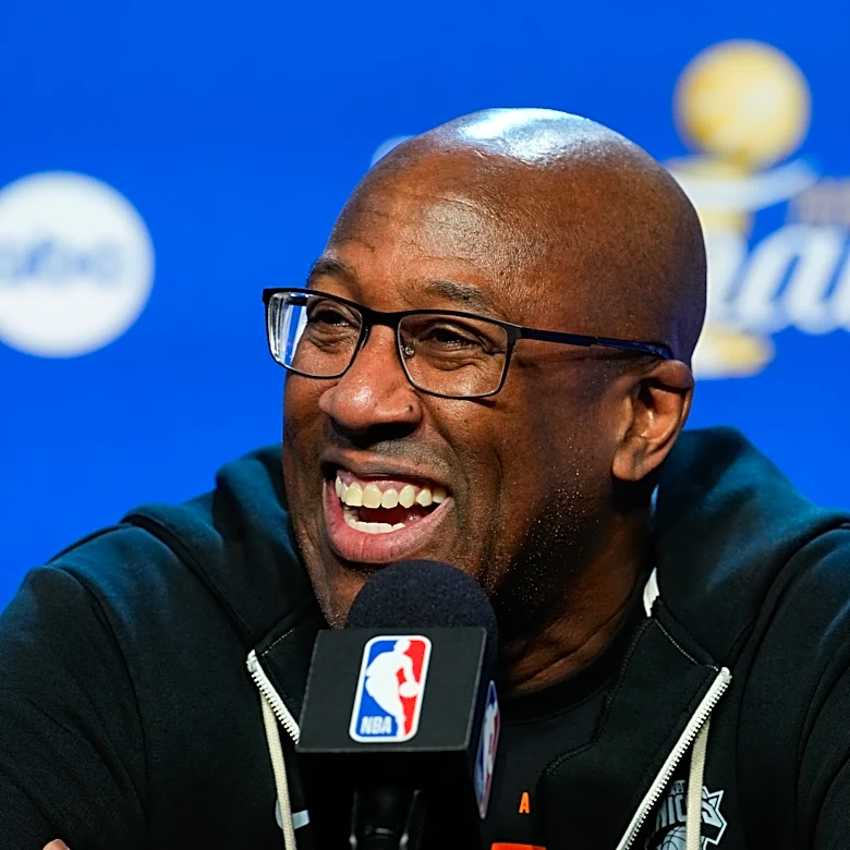 Game 5: Knicks, and their fans, are in San Antonio, hoping to close out the NBA Finals with a title