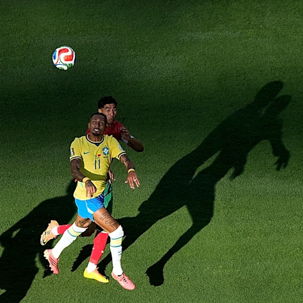 One Extraordinary Photo: Raphinha, Hakimi and their shadows