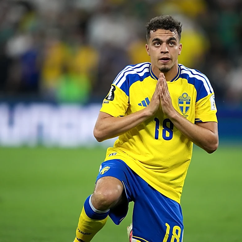 Sweden gets 2 goals from Yasin Ayari and pounds Tunisia 5-1 to move atop World Cup Group F