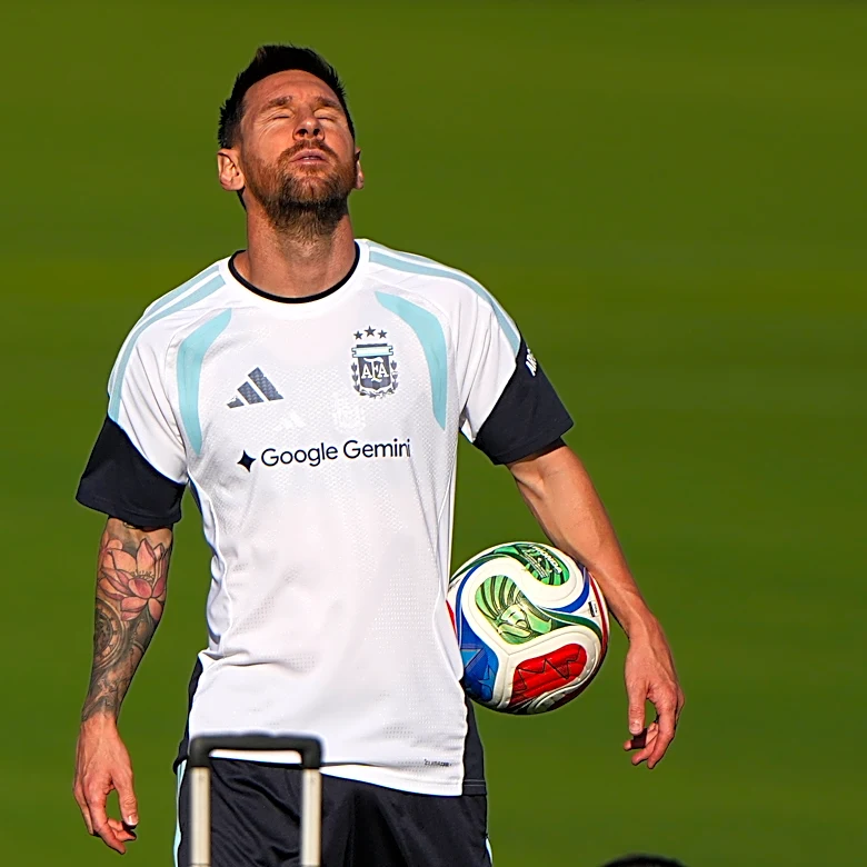 Scaloni: 'The whole planet' awaits Messi's 200th cap as Argentina opens World Cup against Algeria