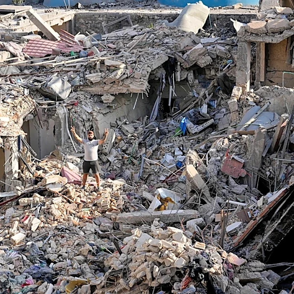 Few residents return to Lebanon's Nabatiyeh after a US-Iran truce with fighting nearby