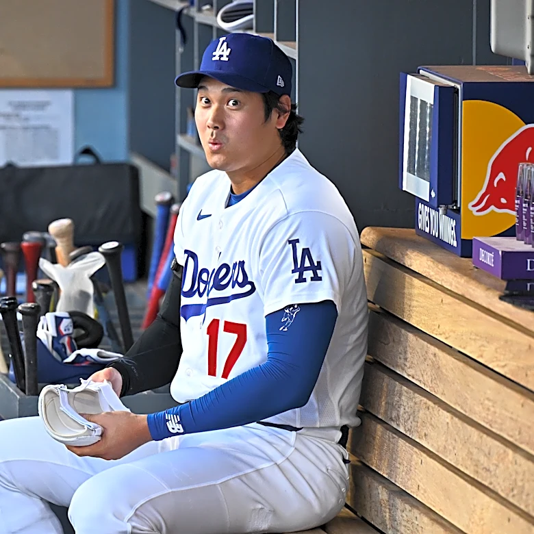 Roberts: Ohtani to start Wednesday vs the Rays as knee swelling 'completely dissipated'