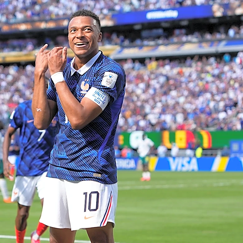Kylian Mbappé sparks France with 2 goals in 3-1 win over Senegal at the World Cup