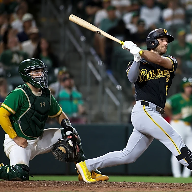Lowe hits go-ahead homer, Reynolds connects twice as Pirates rally past Athletics for 6-5 victory