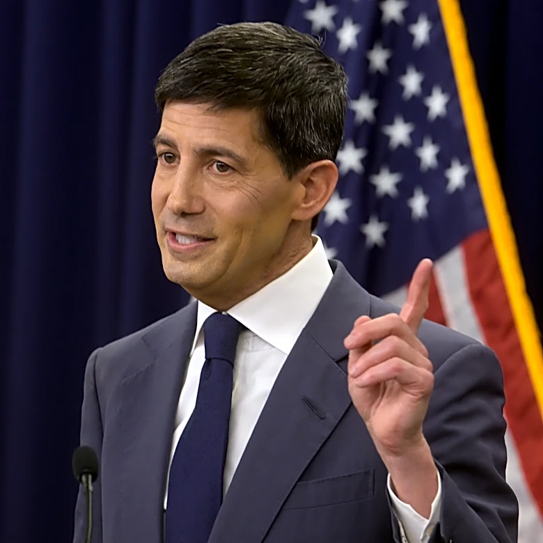 Federal Reserve policymakers show support for rate hikes as Warsh reins in guidance