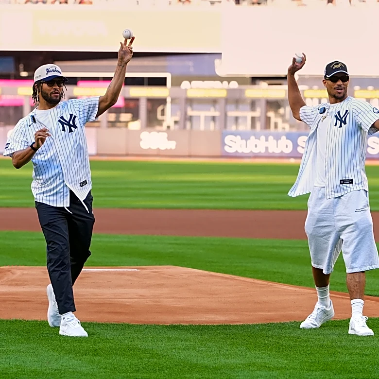 Brunson and Hart throw out first pitches at Yankee Stadium as Knicks celebrate NBA title