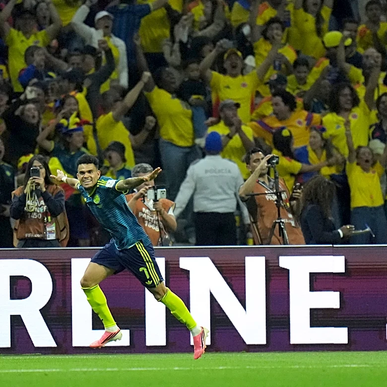 Luis Díaz sparks Colombia to a 3-1 win over Uzbekistan in its World Cup opener