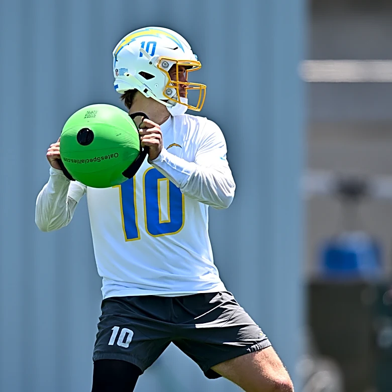 Chargers' Justin Herbert adjusting footwork during offseason program