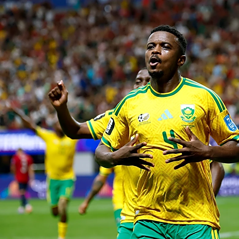 South Africa keeps its World Cup hopes alive with a 1-1 draw against the Czech Republic