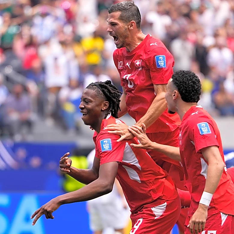 Johan Manzambi scores two as Switzerland beats Bosnia-Herzegovina 4-1 at the World Cup