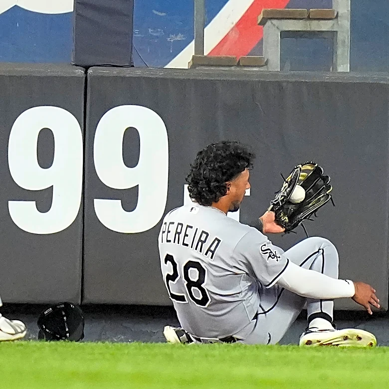 White Sox OF Pereira placed on 7-day concussion injured list after crashing into fence