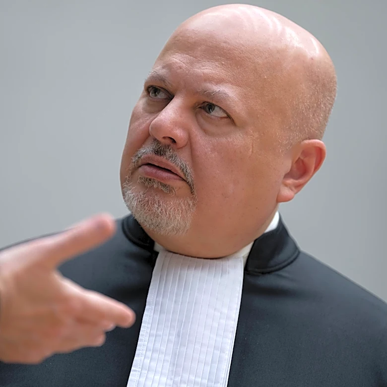 ICC prosecutor temporary suspended from British bar