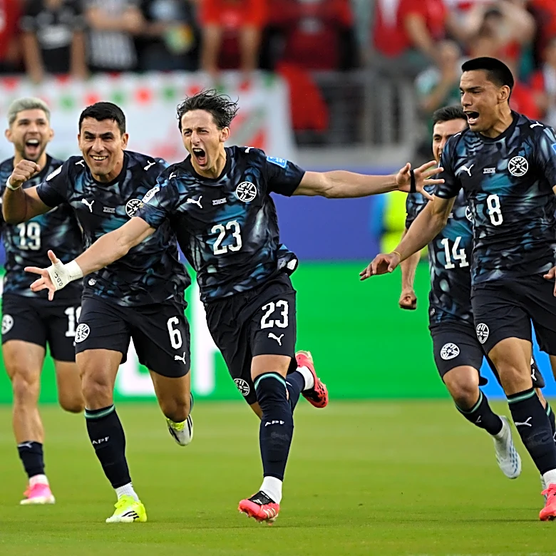 Paraguay beats Turkey 1-0 at the World Cup despite being down a man to clinch Group D for U.S.