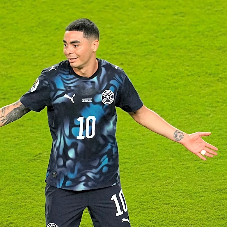 Paraguay's Miguel Almiron becomes 1st player red-carded at the World Cup for covering his mouth