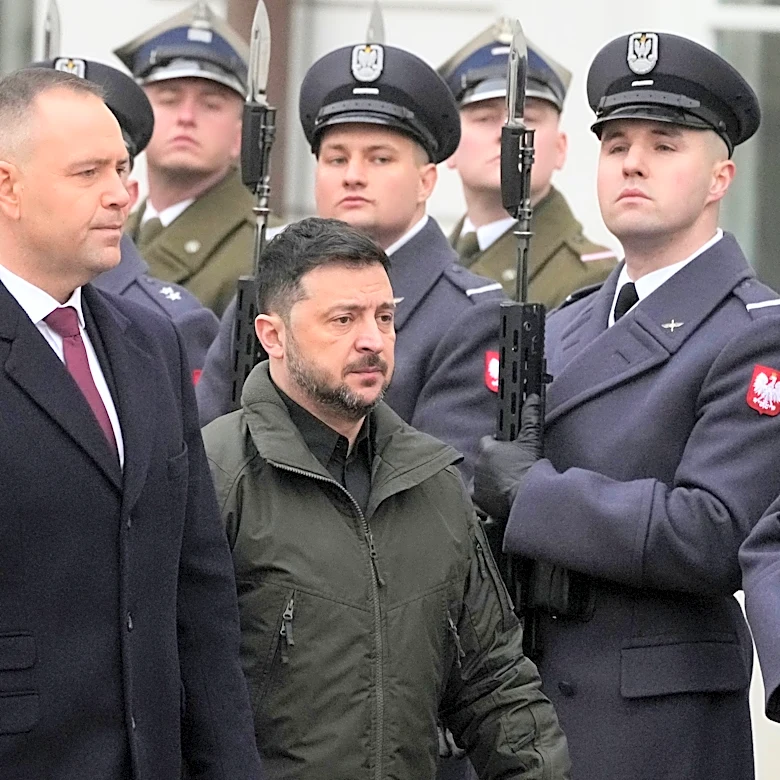 Ukrainian officials criticize Polish president's decision to strip Zelenskyy of honor