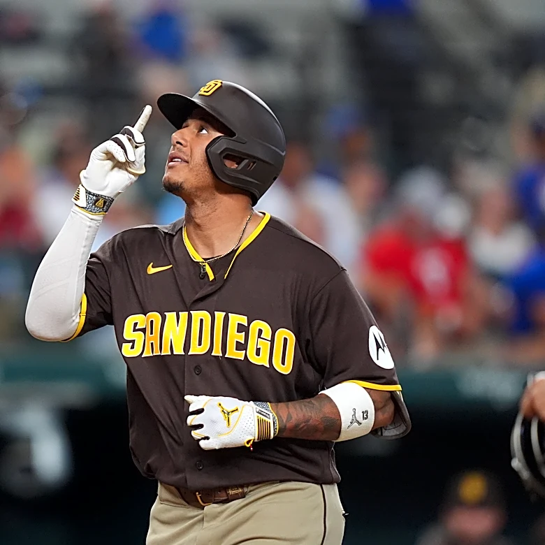Manny Machado hits a 3-run homer in 10th and has 5 RBIs as Padres beat Rangers 6-4